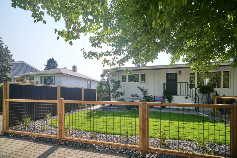 Newly built bullwire fence built on residential property